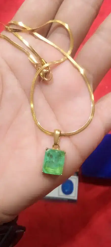 Kalung Liontin Zamrud