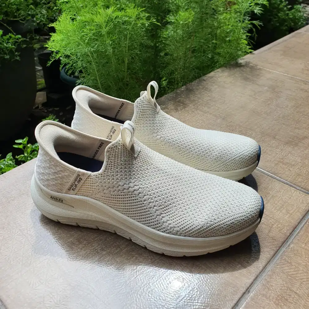 Skechers Sepatu Pria Stretch Fit Beige Original