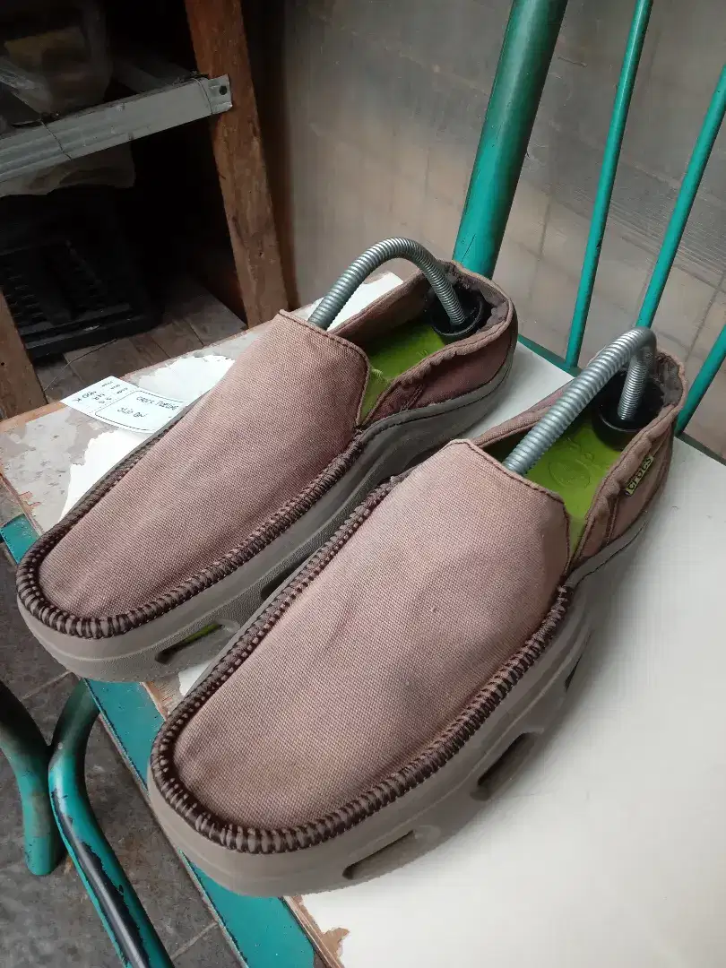 Slip on croscs sz 42