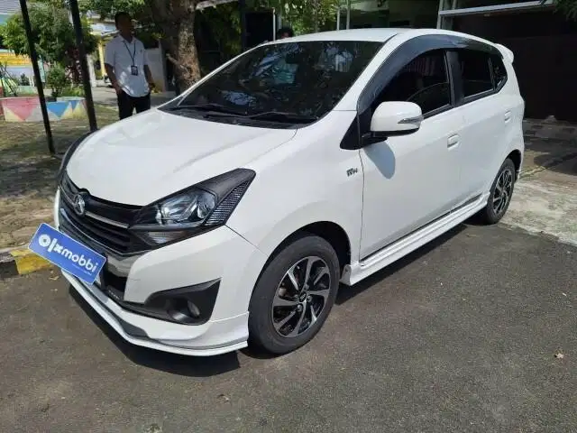 DP Rendah  4JT Daihatsu Ayla 1.2 R Deluxe Bensin-MT 2018 Putih