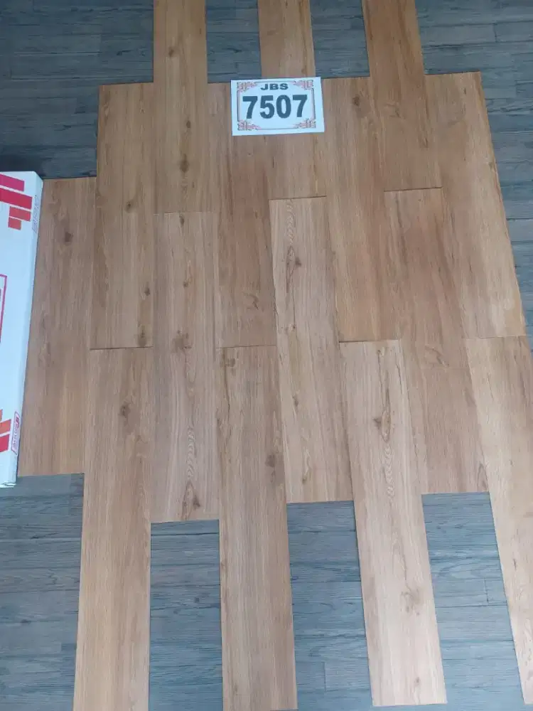 Vinyl lantai anti rayap harga terjangkau