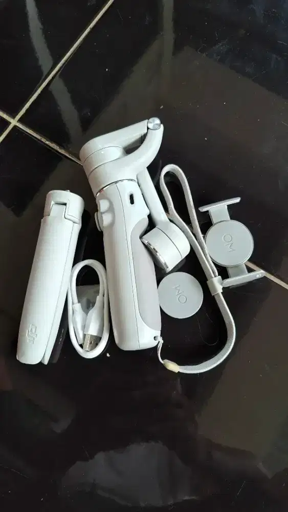 Dji Om 5 Smartphone Stabilizer