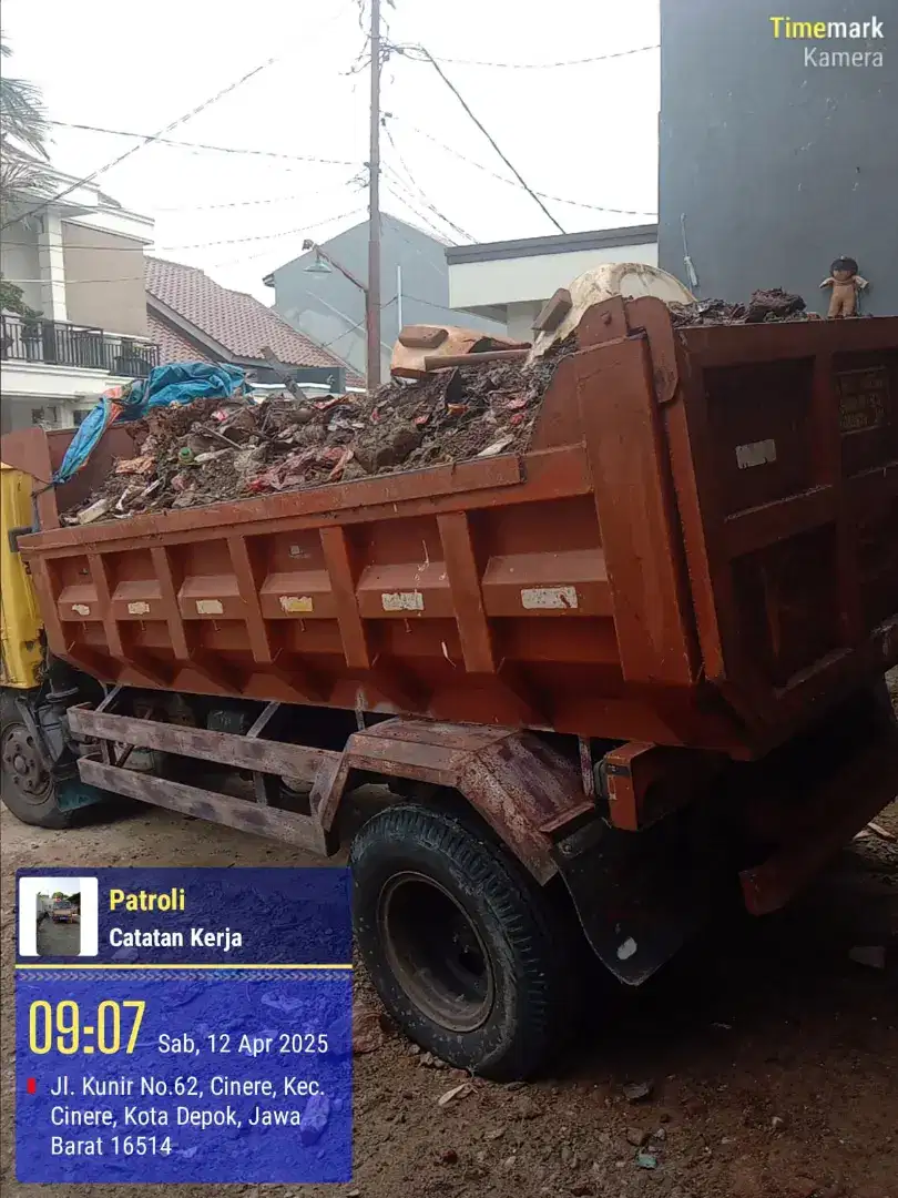 Jasa buang puing dan angkut sampah