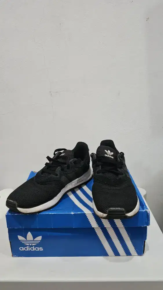 Jual santai sepatu ad*d*s EF5506 ukuran 42 2/3 warna HITAM