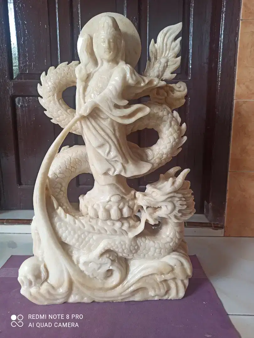 Patung naga kuaim batu onik