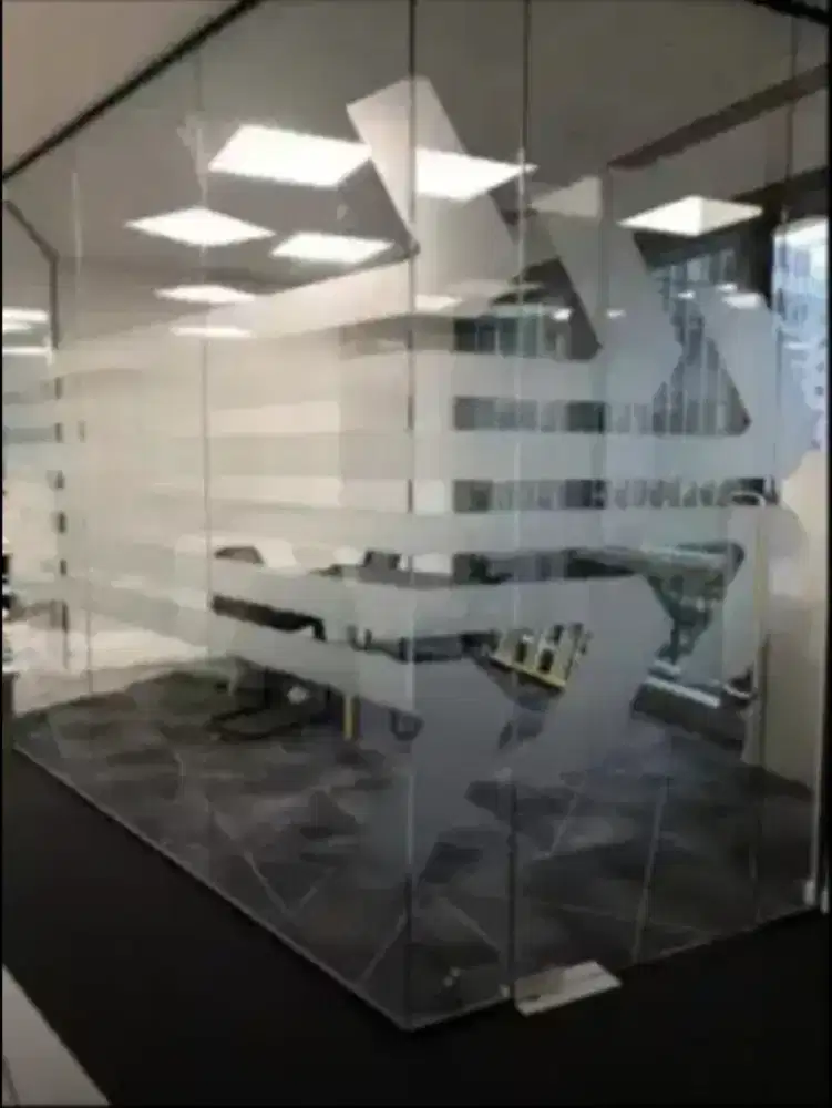 Berikan yang terbaik tampilan kaca kantor dgn stiker sanblas kaca film