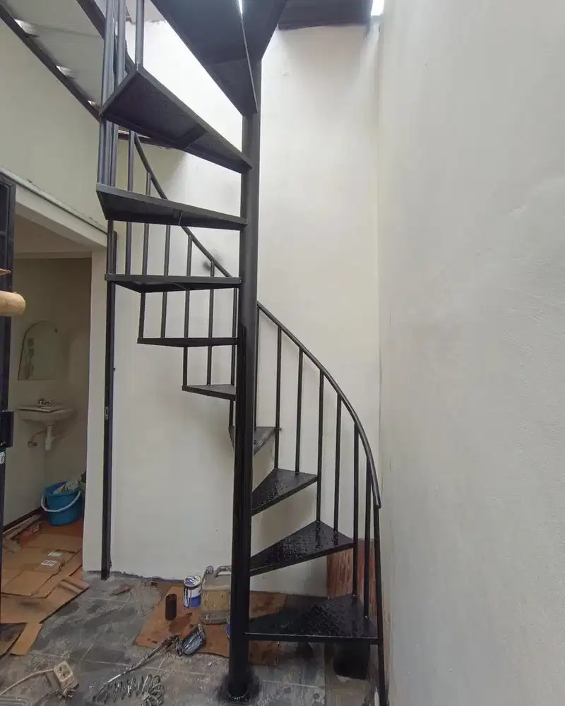 Tangga putar minimalist