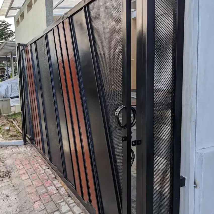 Pagar pengaman rumah