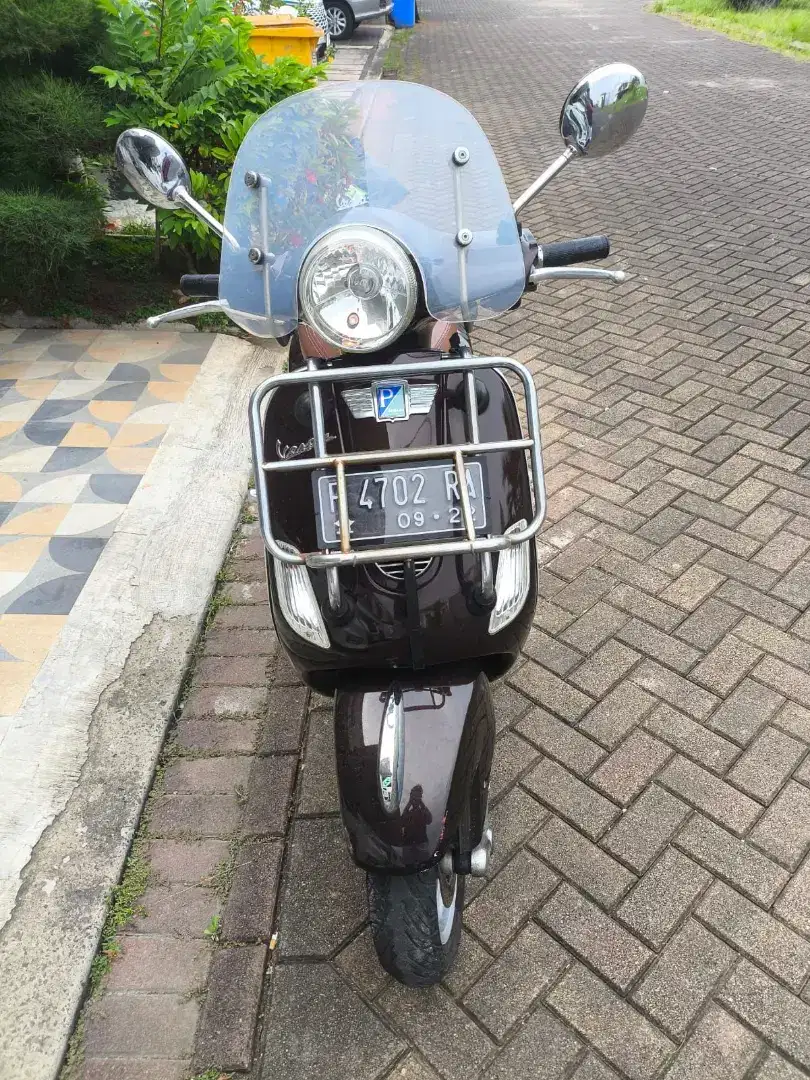 Dijual Vespa Lx 125 low km pajak panjang