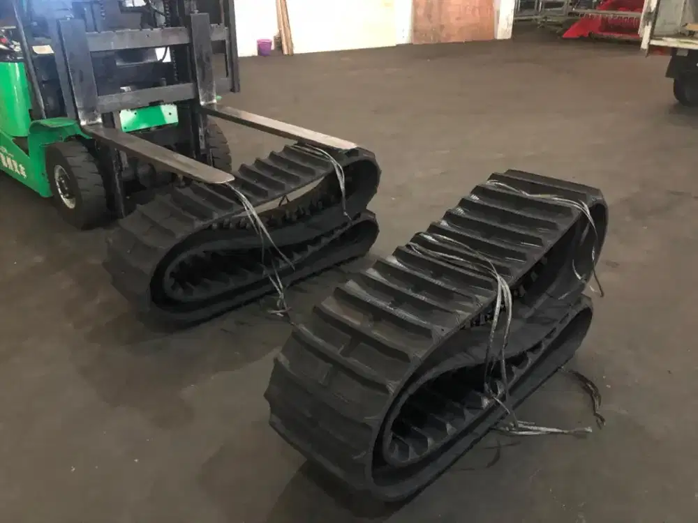 RUBBERTRACKS MOROOKA