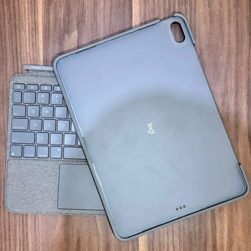 Logitech Combo Touch iPad Air 4 & 5 - Keyboard & Trackpad Premium