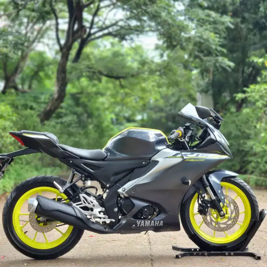 YAMAHA R15 V4 GREY 2023 KM 6000 FULL MULUS PAJAK ON