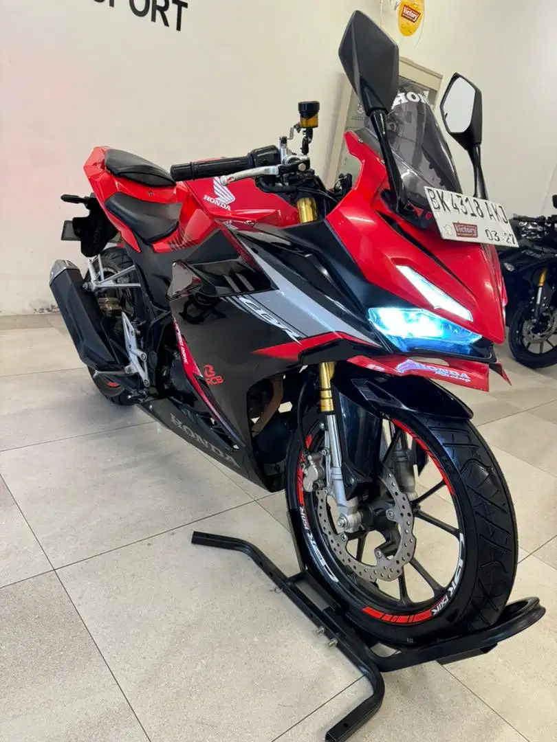 New Honda CBR 150R V4 K45R 2022 warna Merah Hitam CBR150 150 R CC Red
