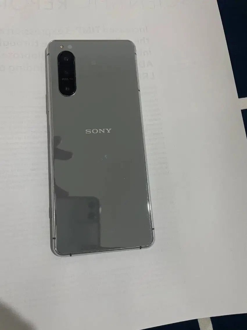 Sony Xperia 5 Mark II RAM 8 GB Storage 128 GB Minus Layar