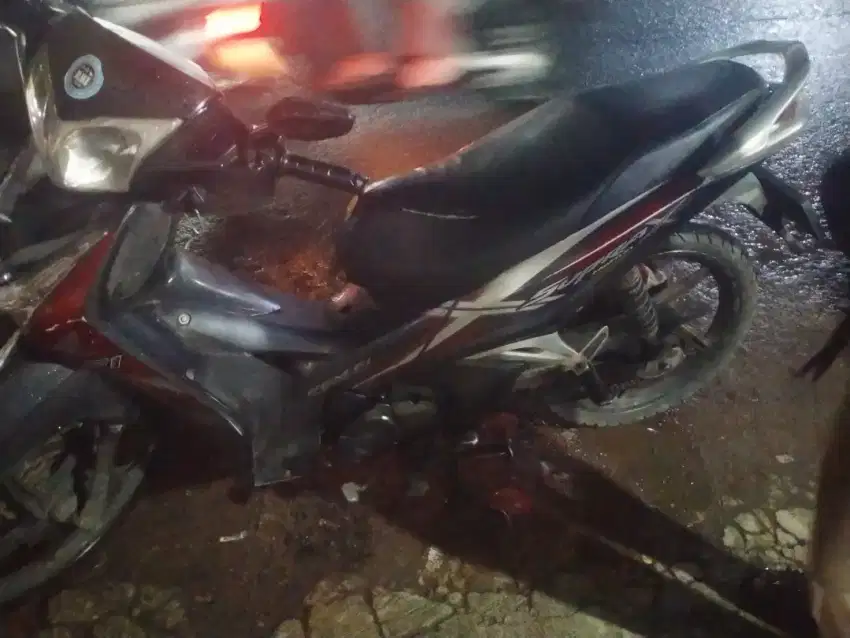Supra x 125 FI Helm In