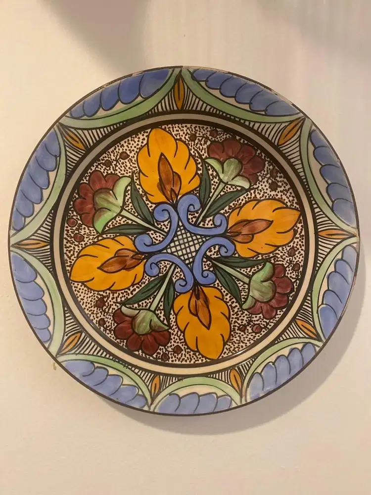 Piring pajangan motif maroko bunga