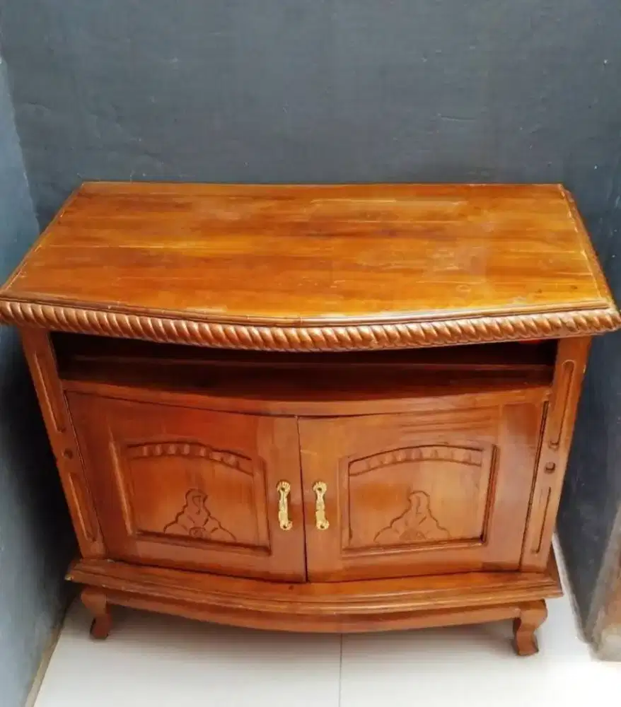 Dijual lemari atau bufet kayu jati, ukuran T 85cm, P 95cm, L 45cm