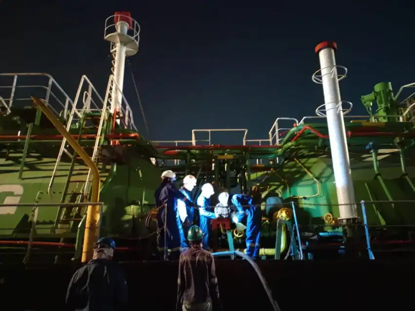 Pekerjaan PURGING pipeline tangki