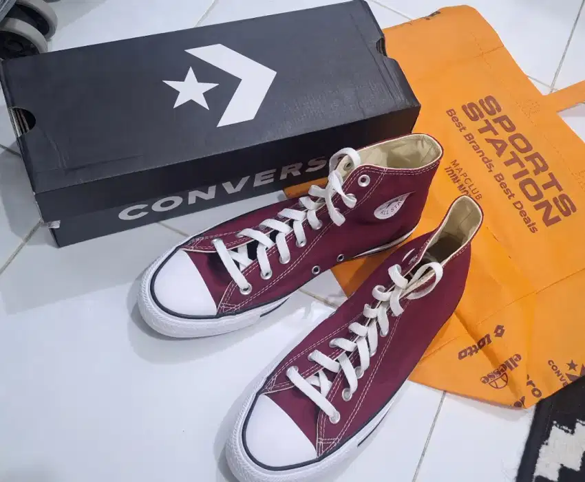 Sepatu Converse All Star High Maroon Size 42 Original