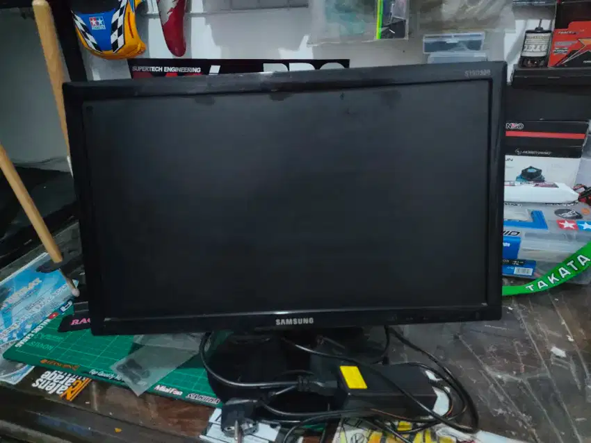 Samsung LED Monitor seri S19D300