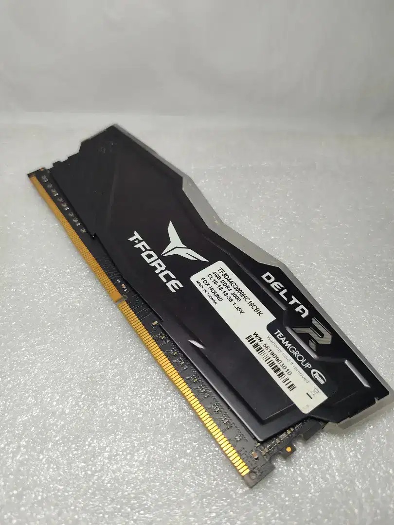 Ram PC ddr4 T Force Delta 4 gb 3000mhz Black