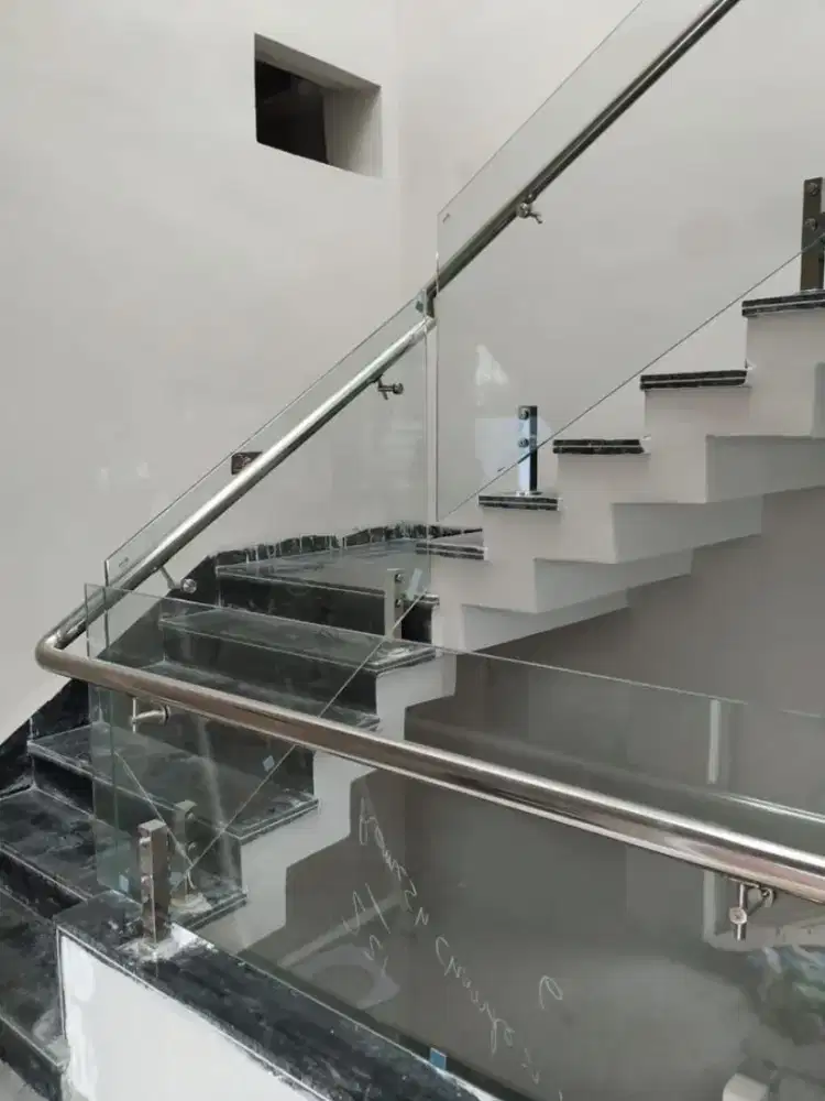 stainless kaca untuk pagar tangga dan balkon estetik  *15