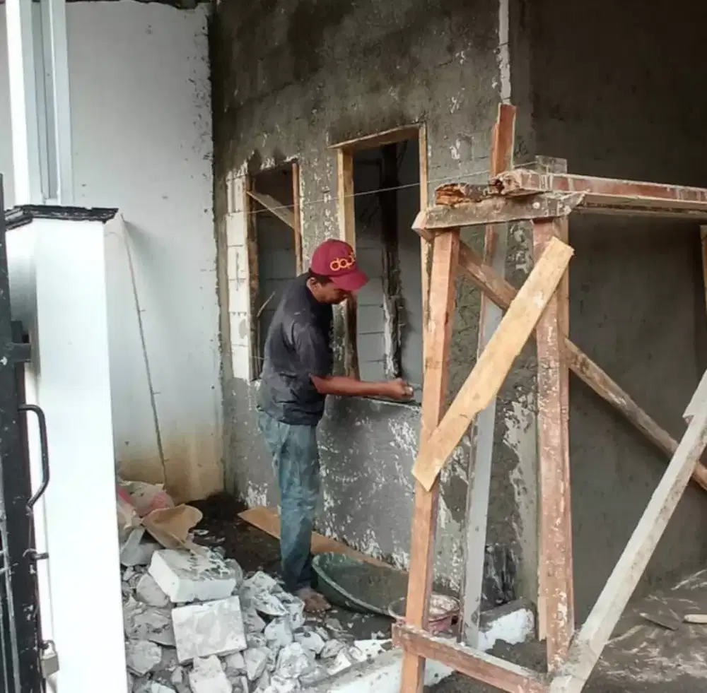 Tukang bangunan amanah