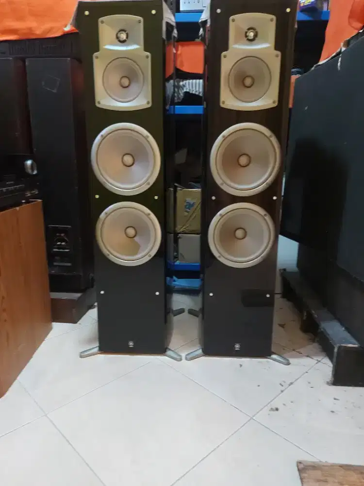 Speaker yamaha NS777