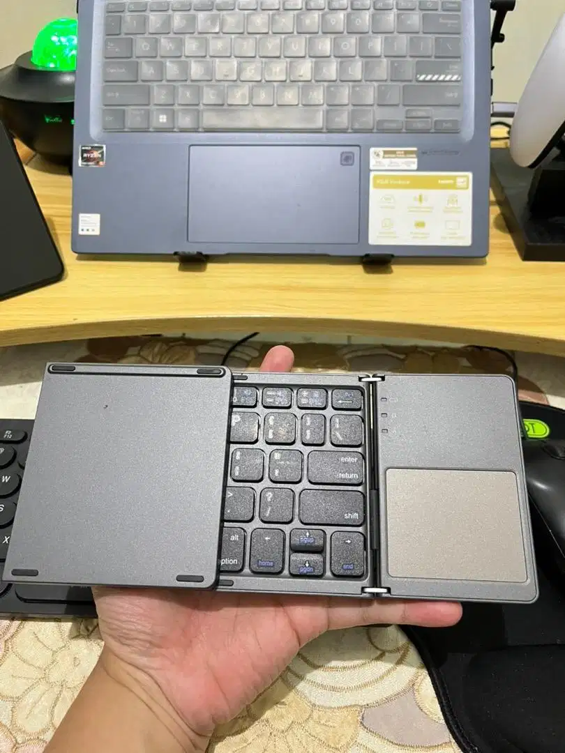Keyboard wireless lipat ada touchpad pemakaian pribadi