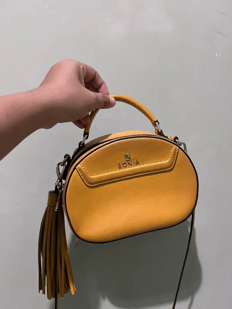 Preloved bonia sonia mini original