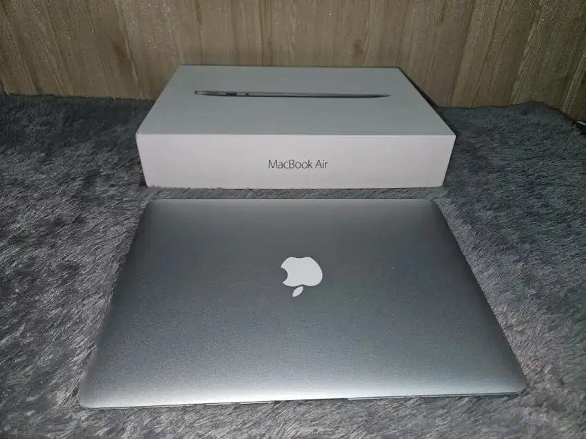Macbook Air 2017 13 inch 8/128