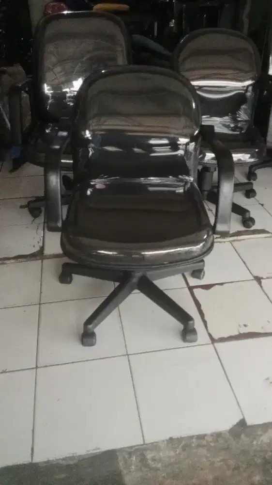 Kursi kantor setaf