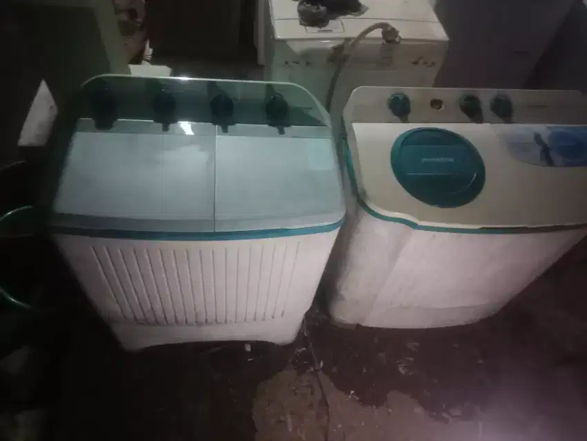 Mesin cuci 2 tabung polytron