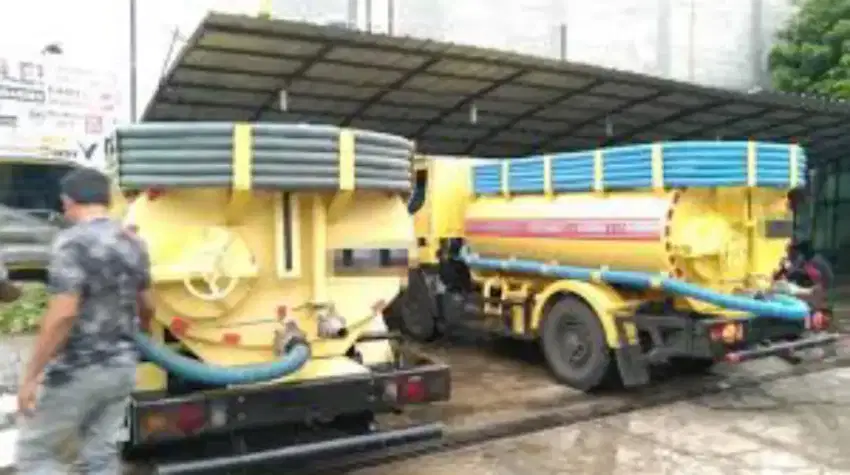 SEDOT WC DAN MAMPET KEMBANGAN SEKITARNYA