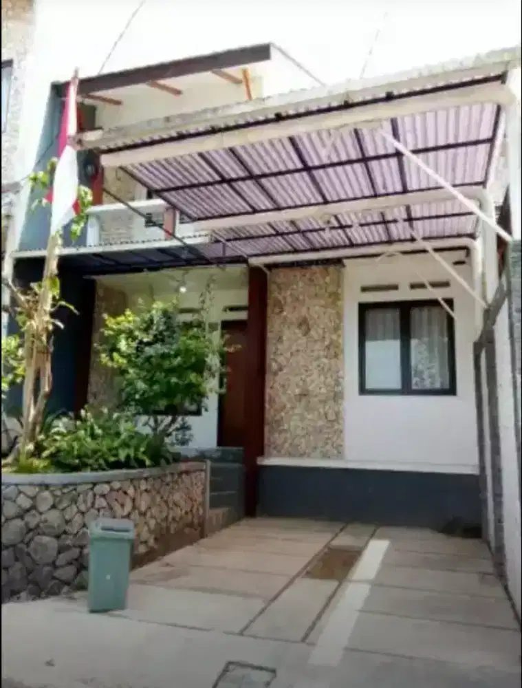 Dikontrakkan Tahunan/Bulanan Rumah 2 Lantai