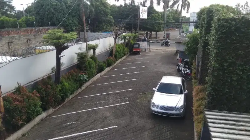 Ex Resto Cilandak KKO Bangunan Komersil
