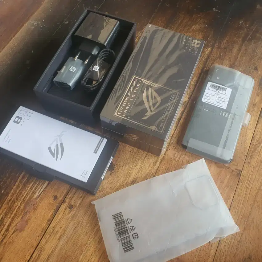 Asus ROG Phone 8 12/256 GB ROG 8 5G Perfect Garansi Panjang Resmi Indo