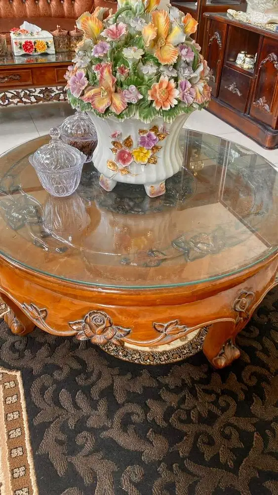 Meja Bulat Kayu Jati