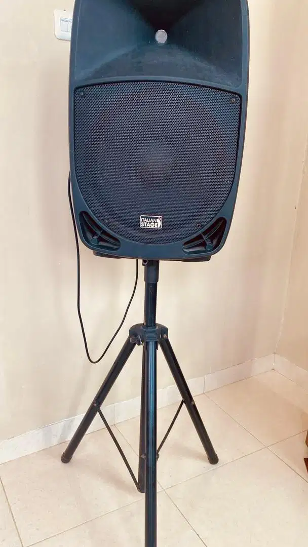Speaker Audio Italian Stage