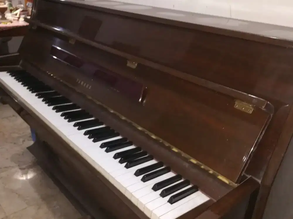 Piano Yamaha LU 80 PM 708410
