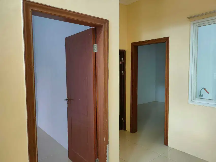 Rumah dalam cluster siap huni di pinus regency soekarno hatta