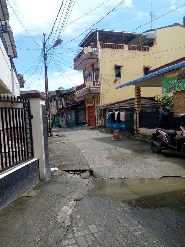 Kostan 36 Pintu daerah Padang Bulan