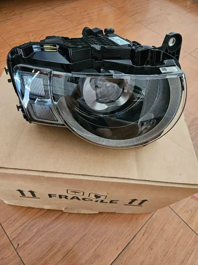 Lampu depan Land Rover Defender 90/110