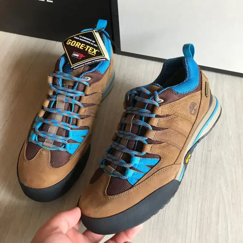 Timberland esker low gore-tex hiking shoes sepatu 40