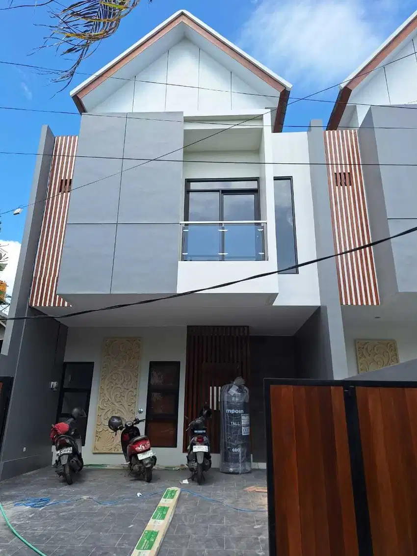 RUMAH 2 LANTAI DEKAT RSUP SANGLAH DAN KAMPUS UDAYANA DENPASAR BALI