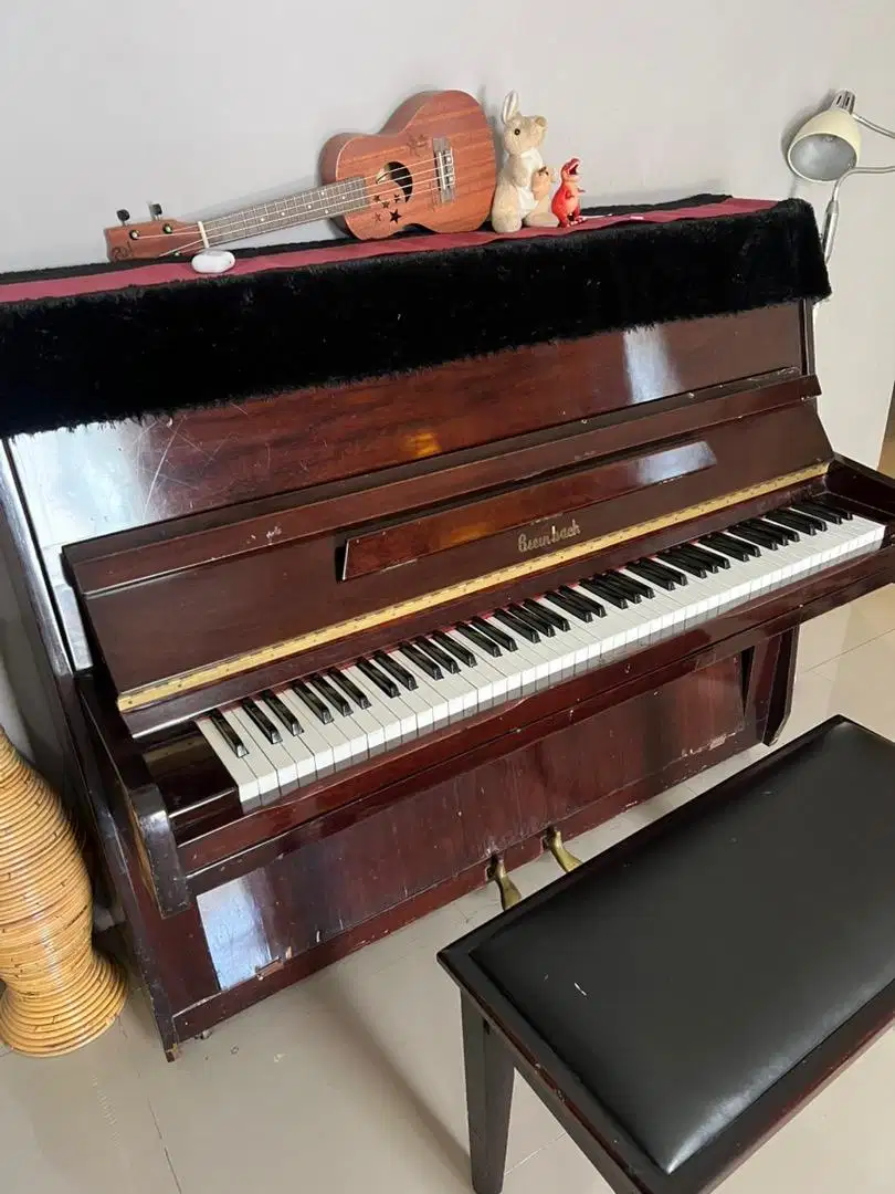 Piano upright akustik steinbach