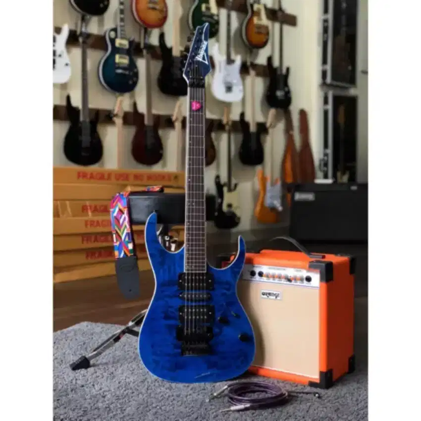 (nego) Gitar Elektrik Ibanez + ampli ( Baru beli Mulus )