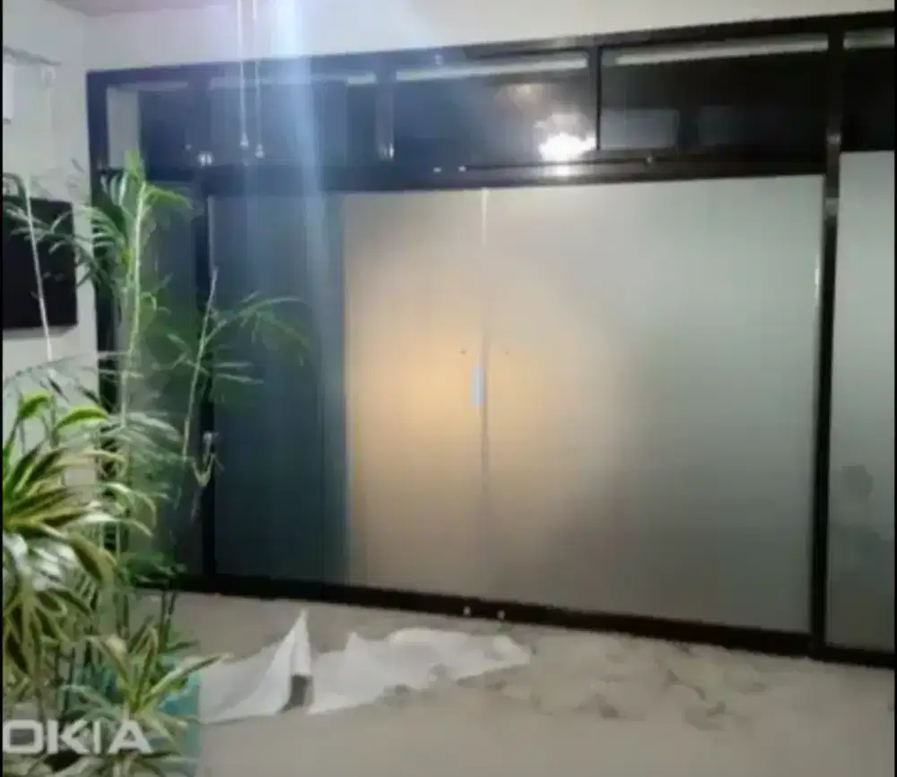 Stiker sanblas kaca film cara menghalau cahay Uv dan Infra Red