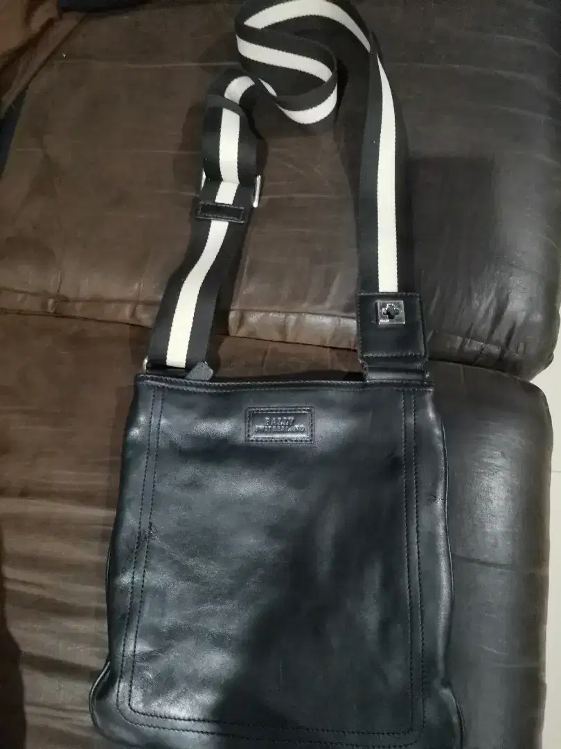 Tas selempang Bally