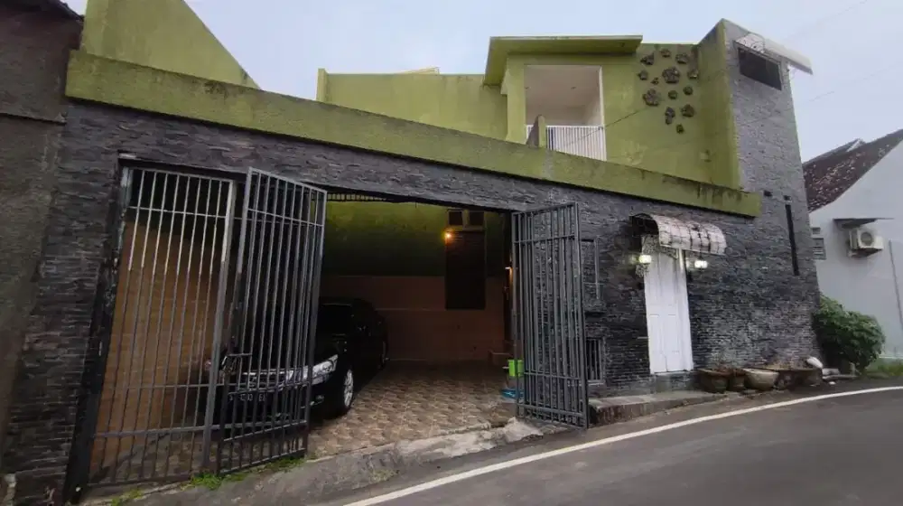 DI JUAL RUMAH SEMI VILLA DI TAMAN GRIYA JIMBARAN , BALI